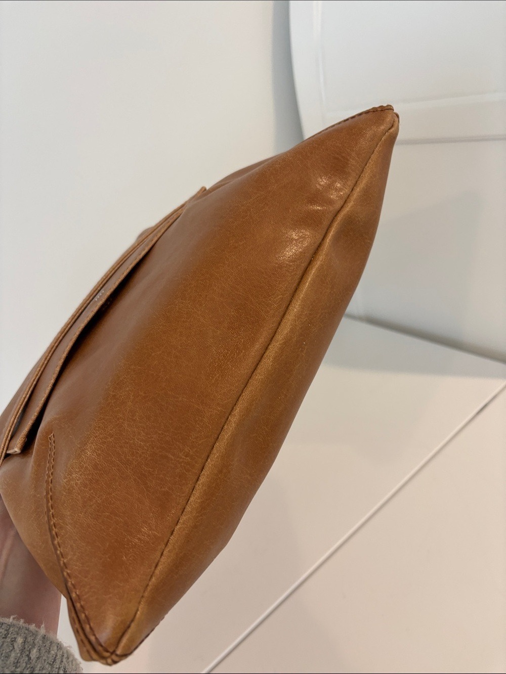 MATT & NAT envelope messenger bag satchel faux leather tan caramel colour - Picture 10 of 17